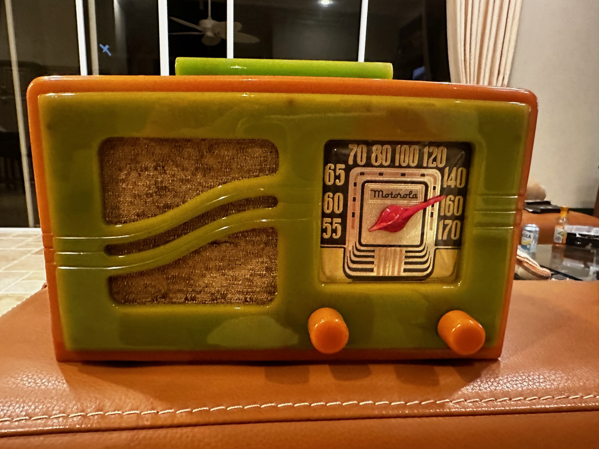 1939 Motorola Model 51x16 'S-Grill', Yellow and Green